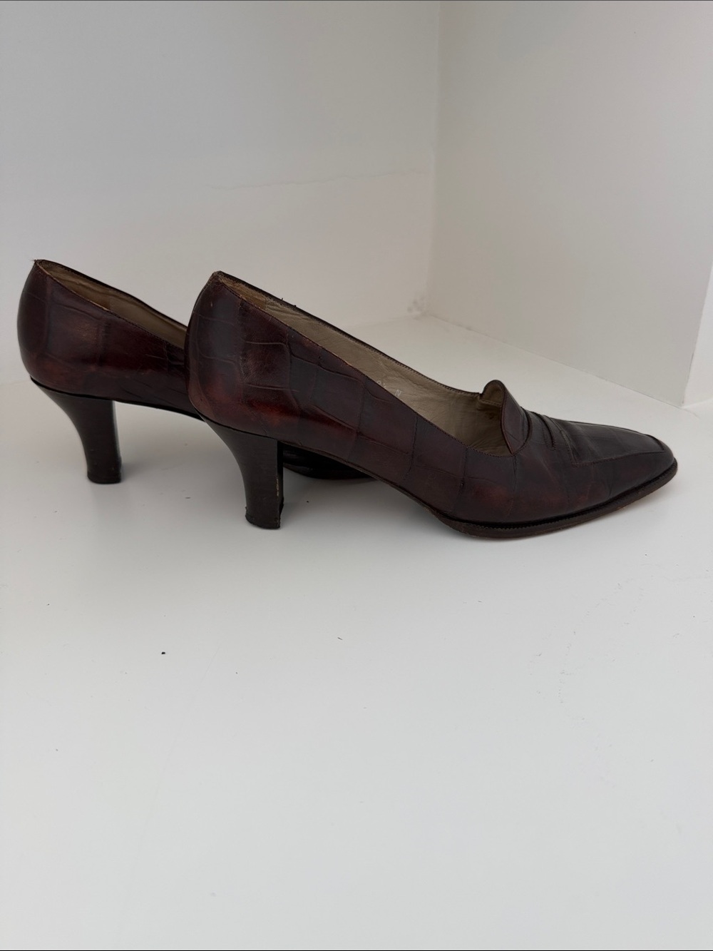 Joan and David 8 1/2N vintage Brown Leather Pumps